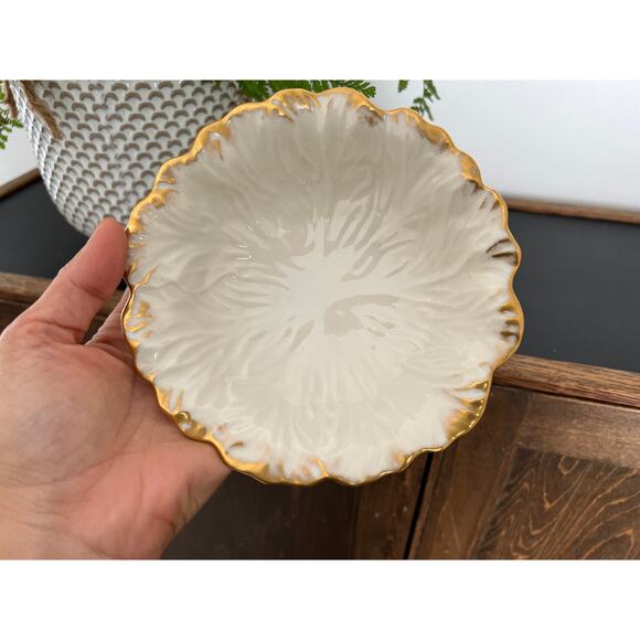 LENOX: Vintage Round Small Dish with Gold Detailing, Flower Petal Design - Picture 5 of 10